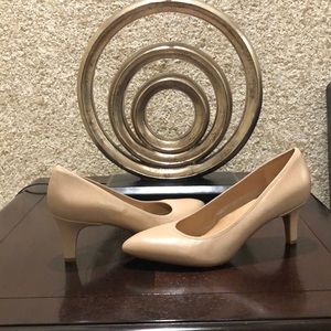 Nude heels never worn